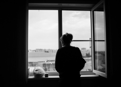 Маленькая астраханка погибла, выпав из окна пятиэтажки