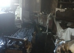 Две астраханки получили ожоги и отравились дымом на пожаре в жилом доме