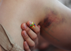 42-летний астраханец месяцами избивал пятерых своих детей