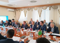 Астраханская область искусственно воспроизводит осетров для Волги и Каспия