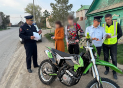 Под Астраханью родители дозволяли своим детям разъезжать на мотоциклах без прав