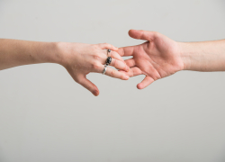 Астраханец, отомстив за отказ возлюбленной, слал уголовником