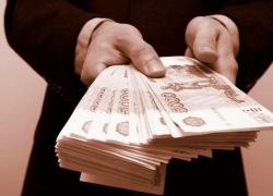 Организации и предприятия задолжали астраханцам около 6,4 миллиона рублей