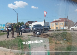 На федеральной трассе в Астрахани мотоциклист улетел в кювет