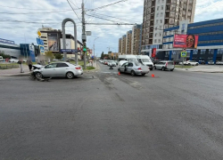 В Астрахани в жестком ДТП пострадала маленькая девочка: что произошло на дороге