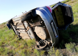 Под Астраханью мать четверых детей разбилась в чужой машине