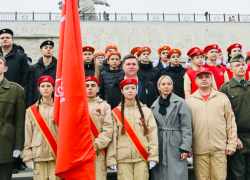 Астраханские юнармейцы приняли на хранение «Знамя Победы»