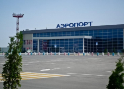 Иностранца с повреждёнными документами задержали в астраханском аэропорту