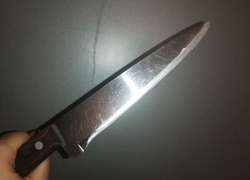 Астраханец четыре раза ударил ножом свою 81-летнюю бабушку