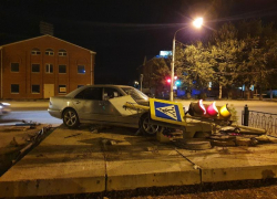 В Астрахани на дороге сбили светофор