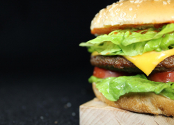 В Астрахани выбирают новое название для McDonald's