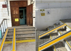 Под Астраханью при благоустройстве здания забыли о нуждах инвалидов