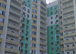 В Астрахани жильцам двух домов дают холодную воду по часам