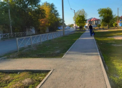 Где в Астрахани сделали тротуары