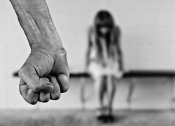 24-летнего астраханца подозревают в изнасиловании 14-летней девочки 