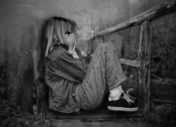 В Икрянинском районе 10-летнюю девочку истязал родной отец