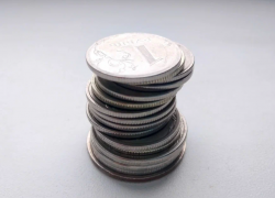 За год зарплата астраханских учителей выросла на 35%