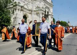Астраханцы отметили День славянской письменности и культуры Крестным ходом