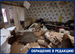 Астраханцы из дома в Камызяке, пострадавшего от взрыва газа, слышат хруст потолочных плит