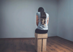 Астраханка, чтобы оправдать своё отсутствие, придумала историю с похищением