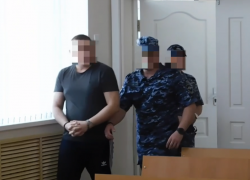 Астраханский суд лишил подполковника полиции спецзвания за взяточничество