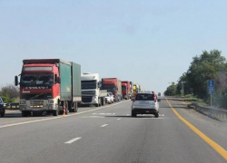 В Астраханской области большегрузам запретят проезд по некоторым дорогам