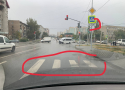 Астраханцев вводит в заблуждение перекрёсток улиц Бориса Алексеева и Куликова