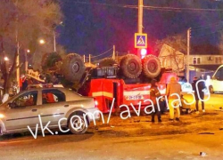 В Трусовском районе Астрахани пассажирская маршрутка попала в ДТП с пожарным автомобилем