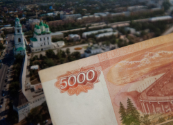 Средняя зарплата в Астраханской области составляет чуть больше 33 тысяч 