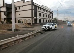 В Астрахани в 5 утра на Аэропортовском шоссе погиб таксист