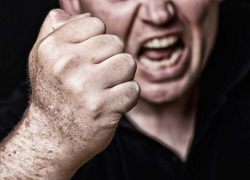 Астраханца подозревают в нападении и избиении полицейского