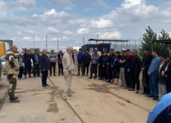 Прибывшие в Астраханскую область иностранцы могут поступить на контрактную службу