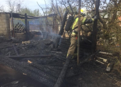 В Советском районе Астрахани пылает 1000 «квадратов» камыша