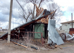 В астраханском селе ветер оставил школу без крыши