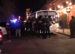 Ночью астраханские полицейские прошлись по барам и задержали 25 человек