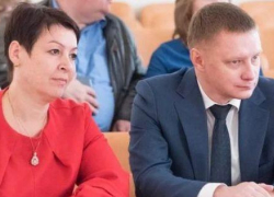 В отношении главы администрации Камызякского района и его заместителя выявлены новые эпизоды получения взяток