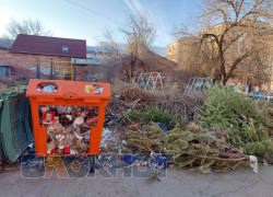 Во дворе дома бывшего астраханского губернатора устроили свалку