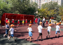 В Астрахани прошла зарядка со стражем порядка 