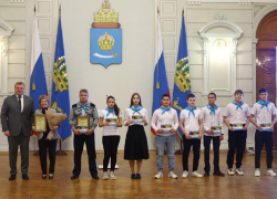 Игорь Бабушкин наградил лучшие отряды «Голубого патруля» Астраханской области