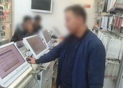 В Астрахани экс-директора сети магазинов подозревают в обмане банков и пьющих людей