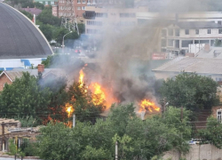 МЧС: пожар у цирка в Астрахани случился из-за поджога