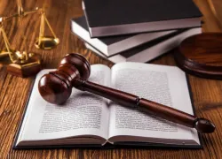 В Астрахани директор управляющей компании не исполнял решение суда