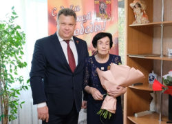 Глава Астрахани выразил глубокую признательность жительнице блокадного Ленинграда
