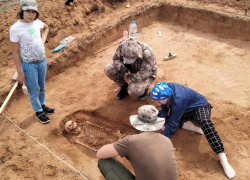 Астраханцы нашли древнее захоронение в Енотаевском районе 