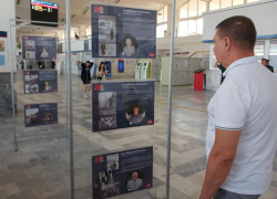 Новую фотовыставку открыли на железнодорожных вокзалах Астрахани и Волгограда