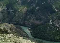 60 туристов из Астрахани чуть не погибли в Сулакском каньоне 