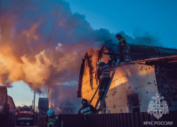 Во время двухчасового пожара в жилом доме сгорел 56-летний астраханец