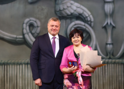 Астраханцы получили знаки отличия за развитие региона