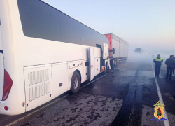 Автобус «Астрахань – Москва» врезался в грузовик, есть погибший и пострадавшие