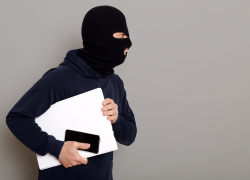 В Астрахани торговый представитель украл у фирмы 1,8 миллиона рублей 